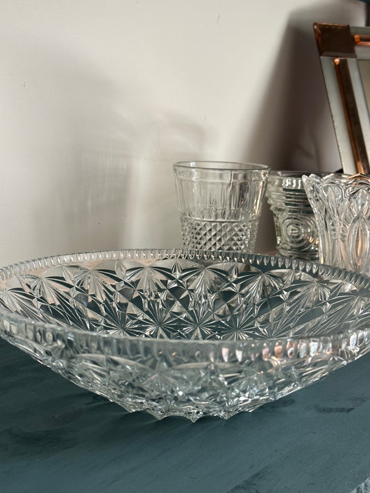 Vintage pressed glass bowl star detail